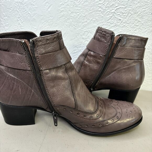 Triver Flight Gray Leather Wingtip Brogue Zip Ankle Bootie Womens Size 6.5/37 - Picture 6 of 11